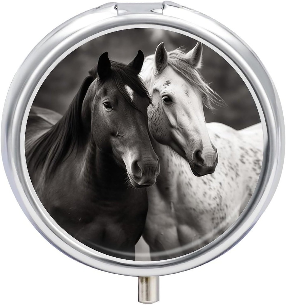 Round Pill Box Portable Pill Case för Pocket Black och White Horses Travel Small Pill Organizer 3 Compartment Metal Pill Container Holder för Medicine Vitamins Fish Oil Supplements