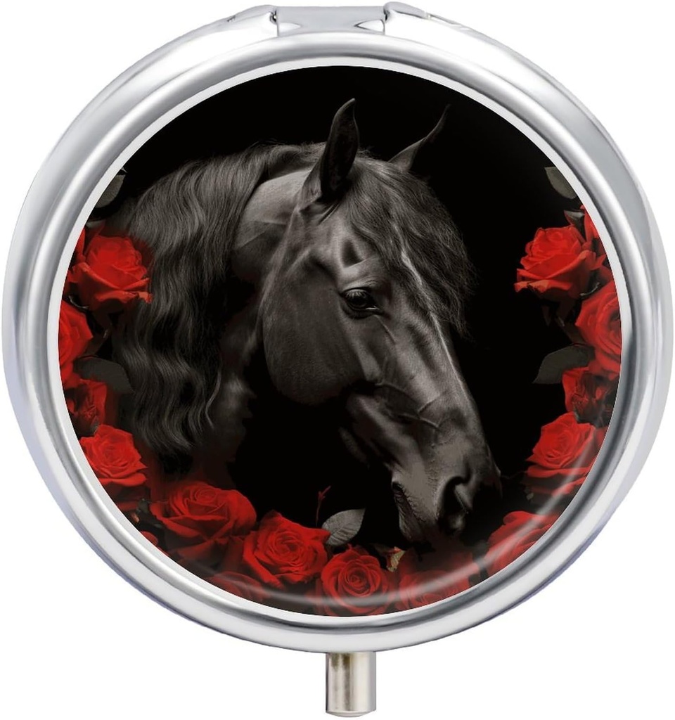 Black Horse på en bakgrund av Red Roses Pill Case 3 Compartment Portable Pill Box Daily Round Pill Organizer för Pocket Purse Daily Medicine Container för att hålla vitaminer Fish Oil Travel Gifts