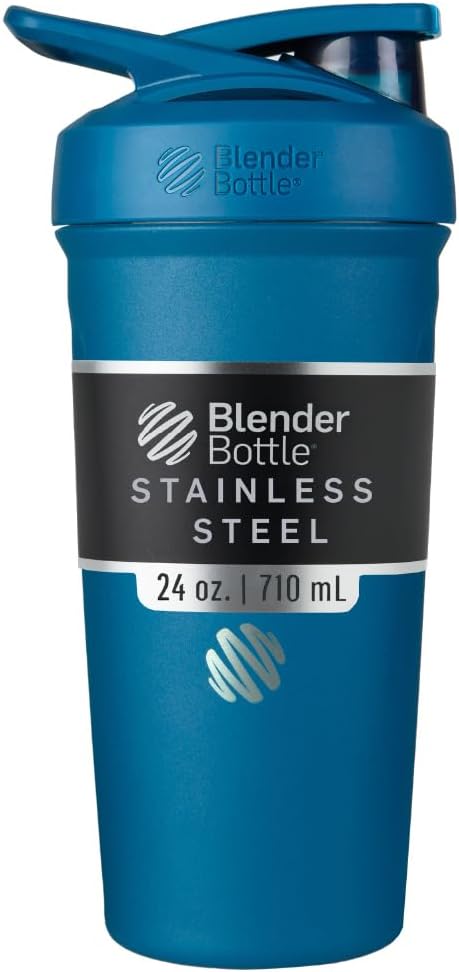 BlenderBottle Strada Shaker Cup isolerad rostfritt stål vattenflaska med Wire Whisk, 24-unce, blå