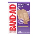 Band-Aid Brand Adhesive Bandages for Sensitive Skin, Hypoallergenic First Aid Bandages med smärtfri borttagning, stannar på när våt och lämplig för Eczema Prone Skin, Sterile, Assorted, 20 ct